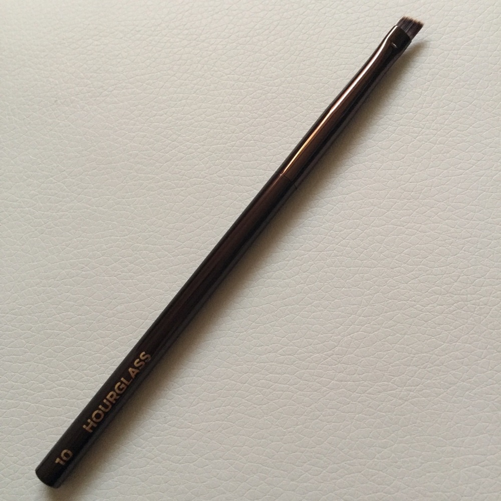 Hourglass #10 Angled Liner eyeliner Brush